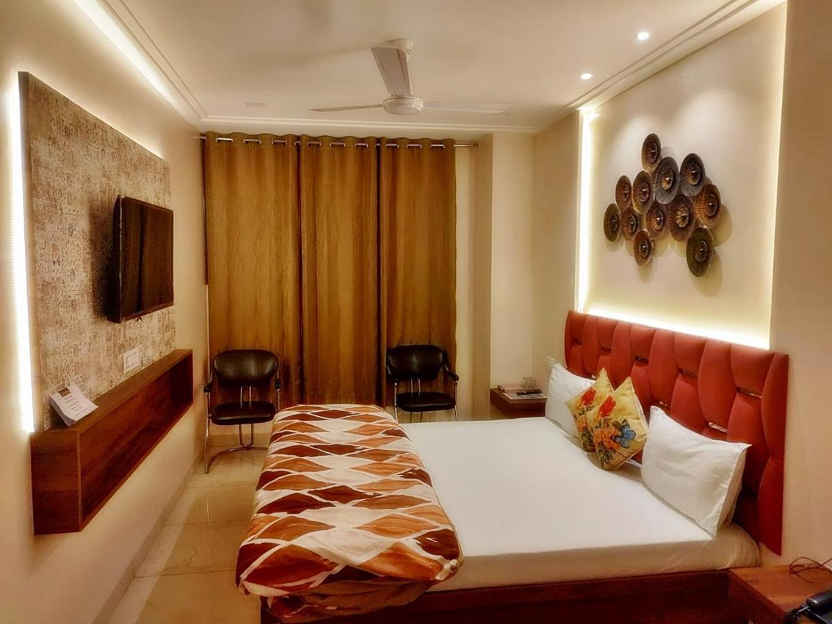 Hotel Luxuria Ludhiana Esterno foto