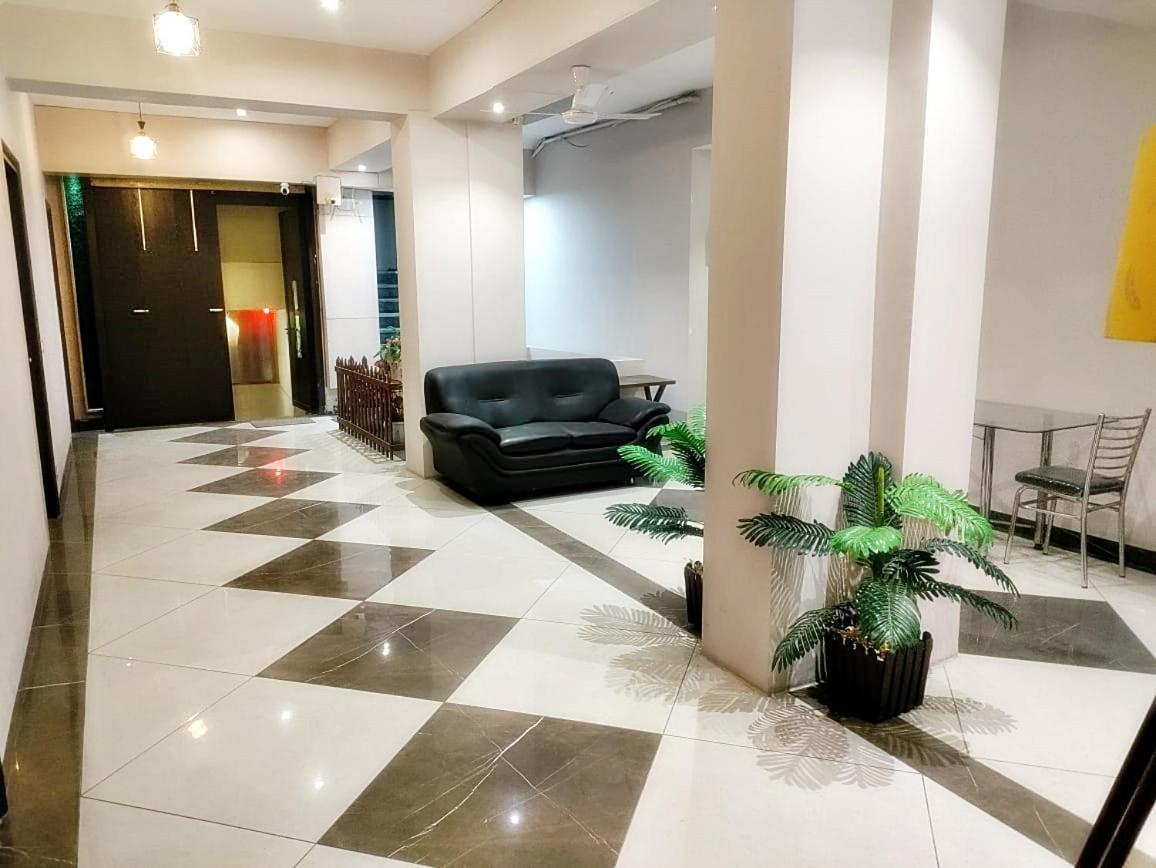 Hotel Luxuria Ludhiana Esterno foto