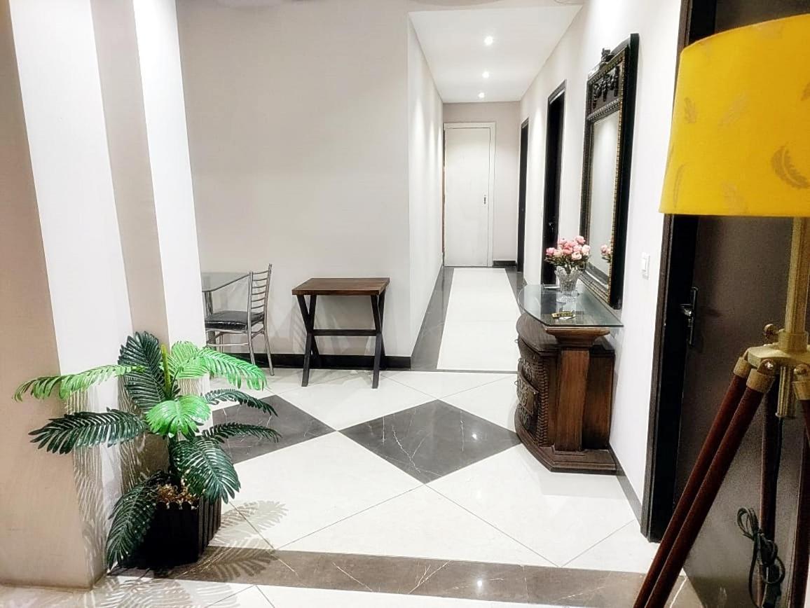 Hotel Luxuria Ludhiana Esterno foto