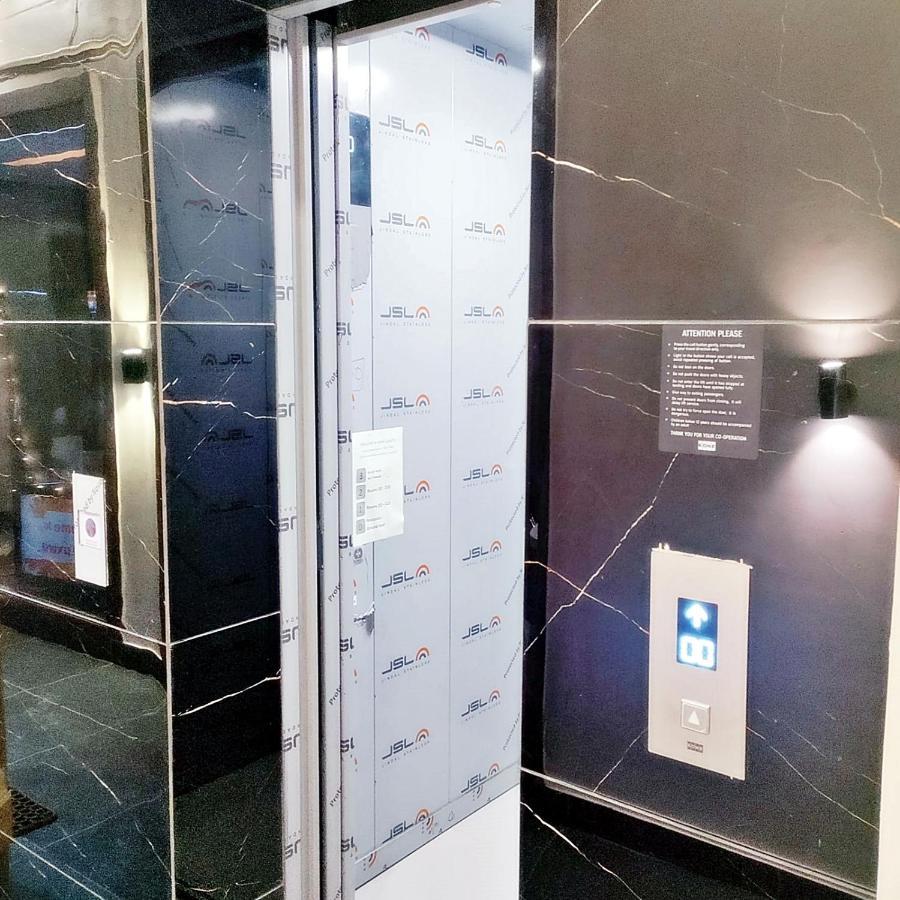 Hotel Luxuria Ludhiana Esterno foto