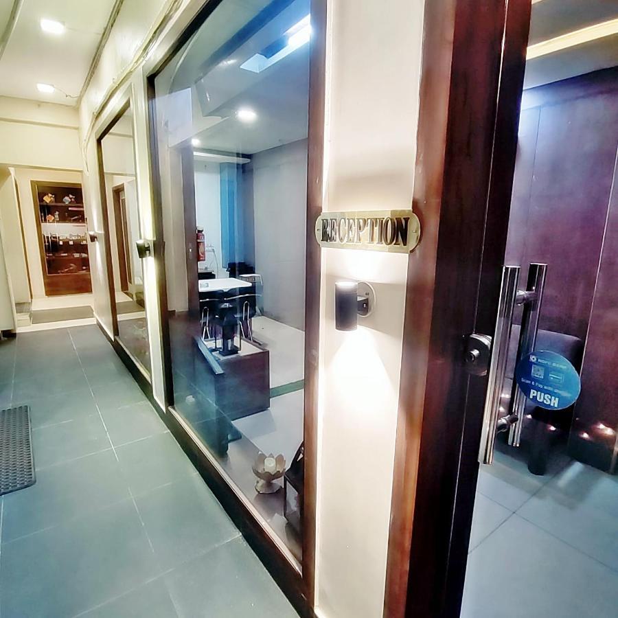 Hotel Luxuria Ludhiana Esterno foto
