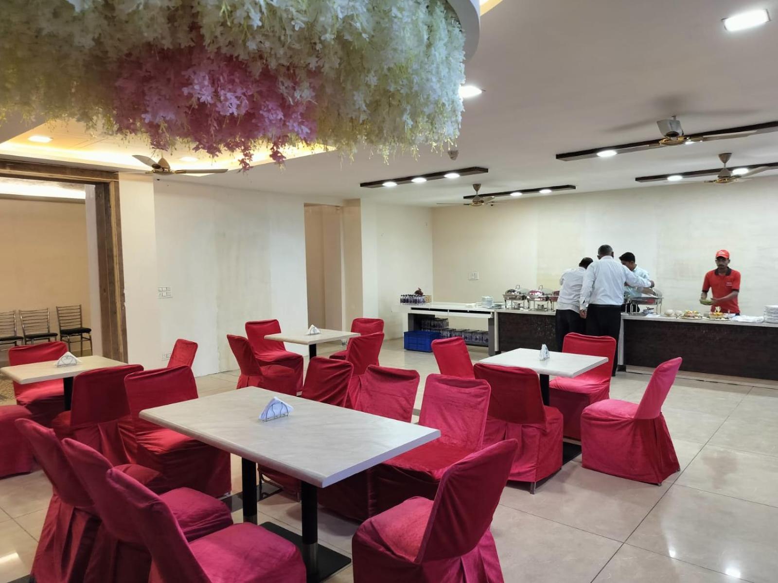 Hotel Luxuria Ludhiana Esterno foto
