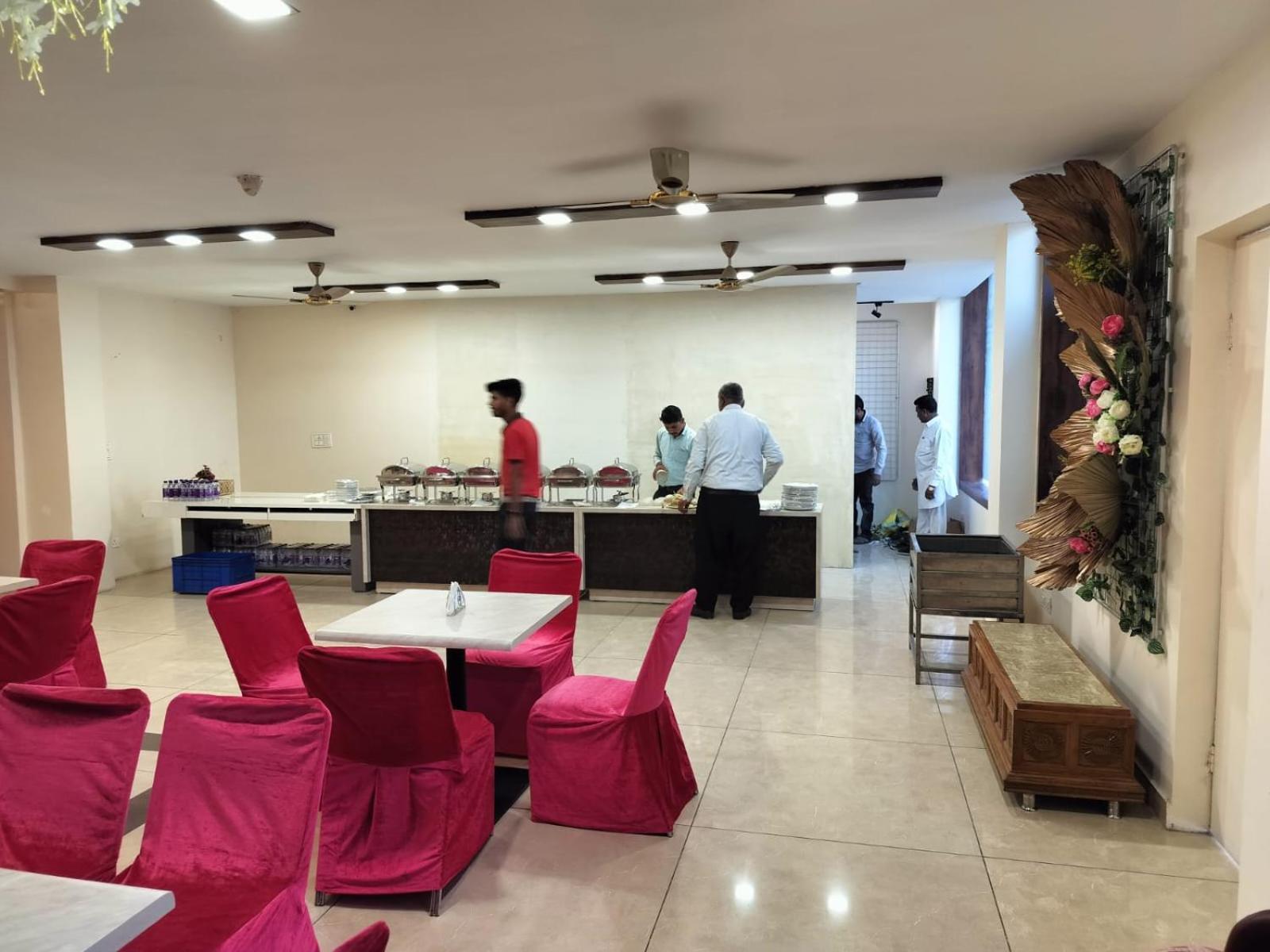 Hotel Luxuria Ludhiana Esterno foto